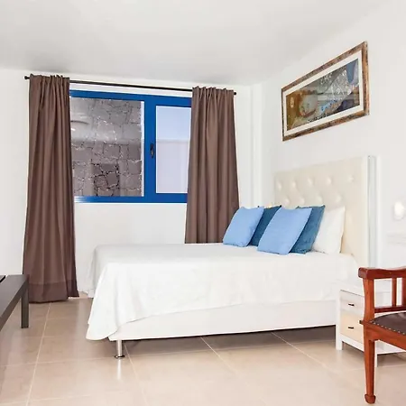 Playa Blanca Sleeps 6 Air Con Wifi Villa Playa Blanca (Lanzarote)