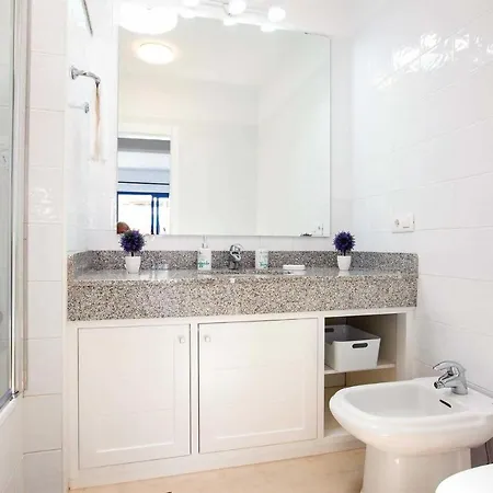 Villa Playa Blanca Sleeps 6 Air Con Wifi